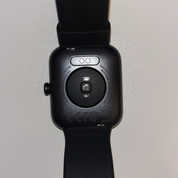 SKG Smartwatch for Women - Picture 3 of 11